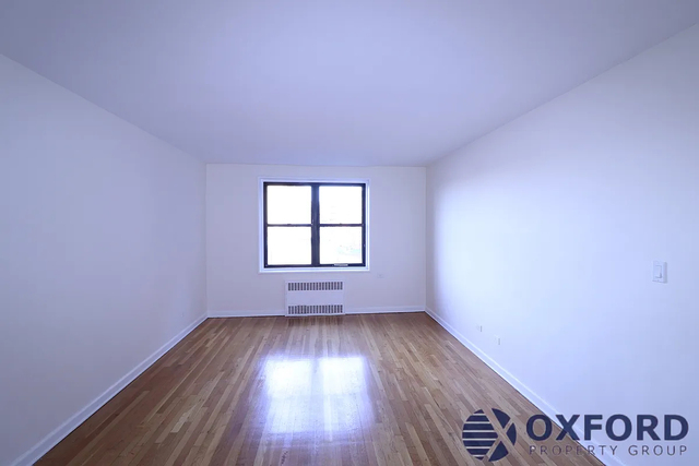 34-15 Parsons Boulevard - Photo 1