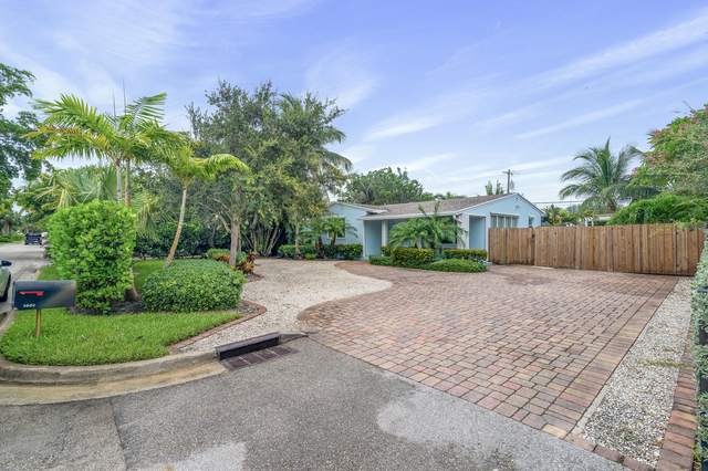 1601 S Palmway - Photo 1