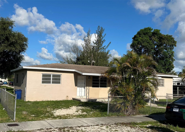15721 Nw 39th Place - Photo 1
