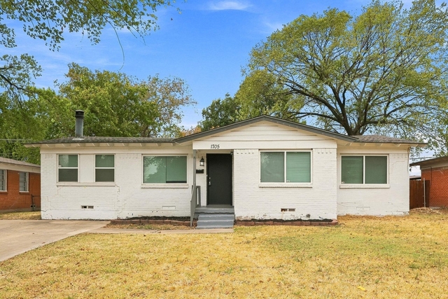 1705 Longview Street - Photo 1