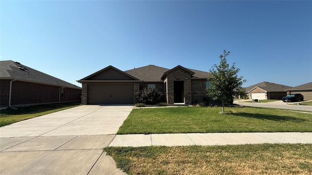 304 Duke Court - Photo 1