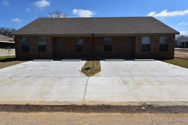 104 N Jordan Street - Photo 1