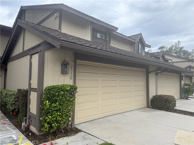 2310 Applewood - Photo 1
