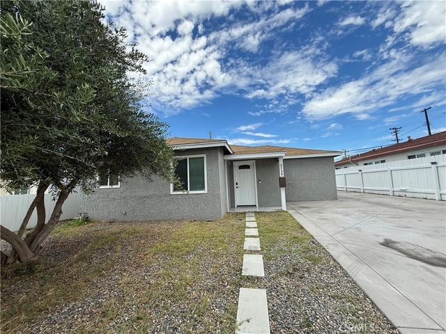 3139 W 182nd - Photo 1