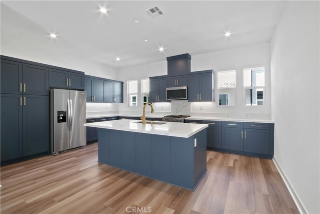 1410 W Bushell Street - Photo 1