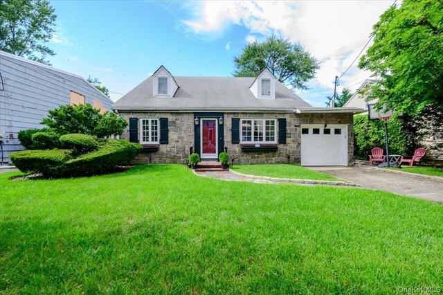 928 Northfield Road - Photo 1