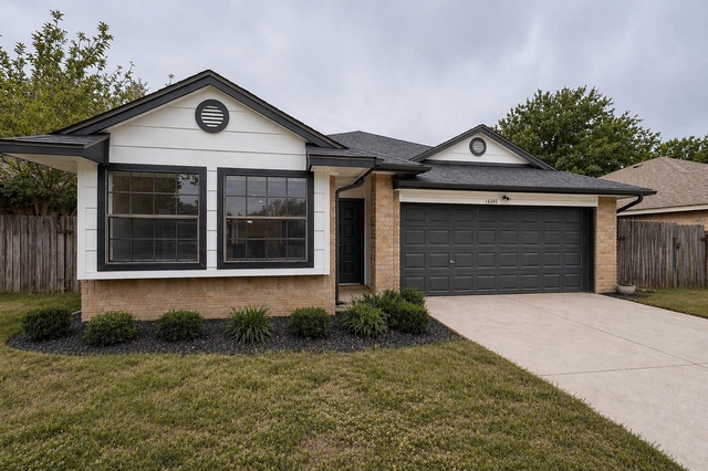 14305 Vandever St - Photo 1