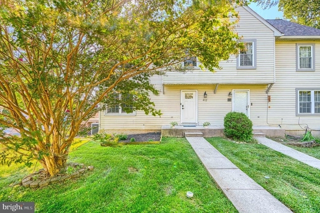 412 Darby Lane - Photo 1