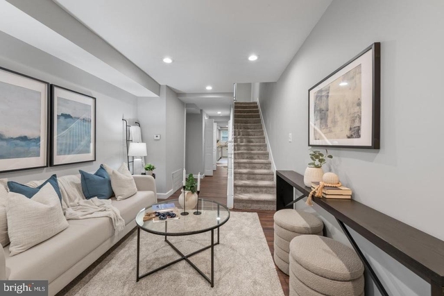 607 S Durham Street - Photo 1