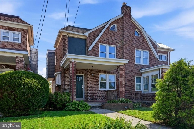 203 Barrett Street - Photo 1