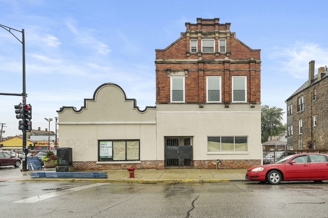 2556 S Albany Avenue - Photo 1