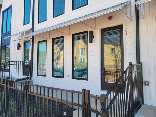 121 Pearl Street - Photo 1