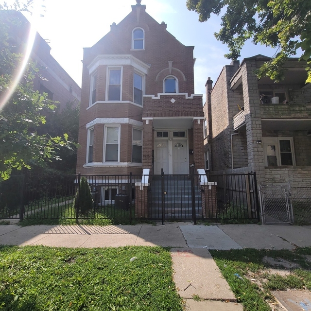 1916 S Harding Avenue - Photo 1