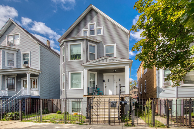 2842 N Avers Avenue - Photo 1