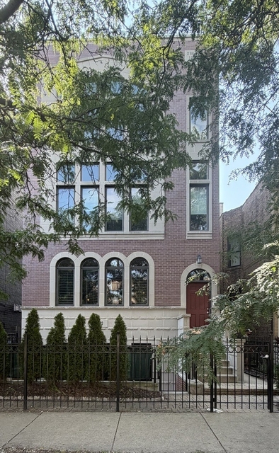 4332 N Ashland Avenue - Photo 1