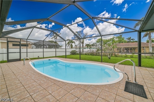 634 Se 32nd Street - Photo 1