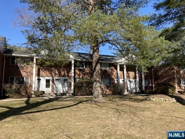 208 Washington - Photo 1