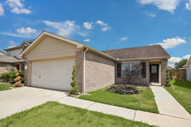 3326 Legends Shadow Drive - Photo 1