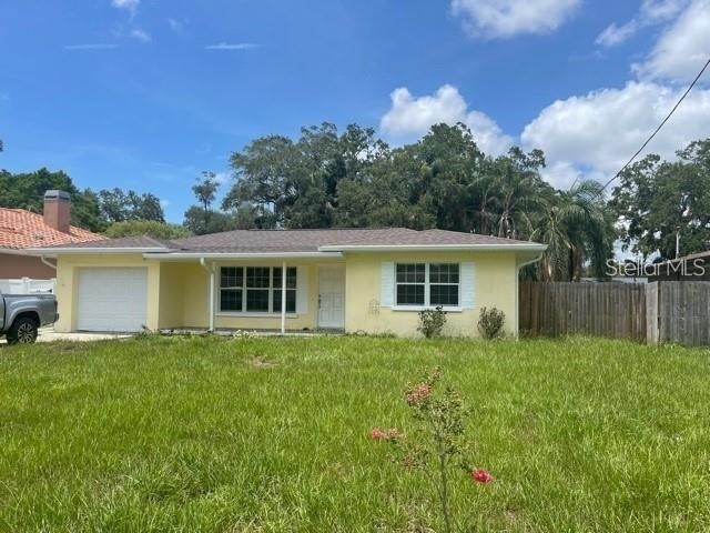 3040 Glen Oak Avenue N - Photo 1