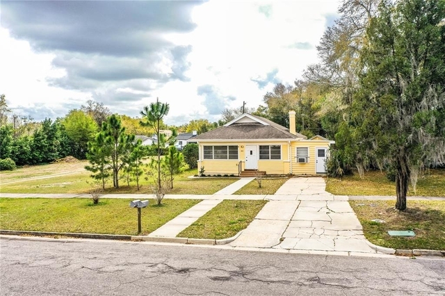 412 E Tillman Avenue - Photo 1
