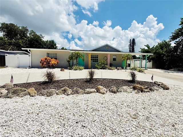 4013 52nd Street Court W - Photo 1