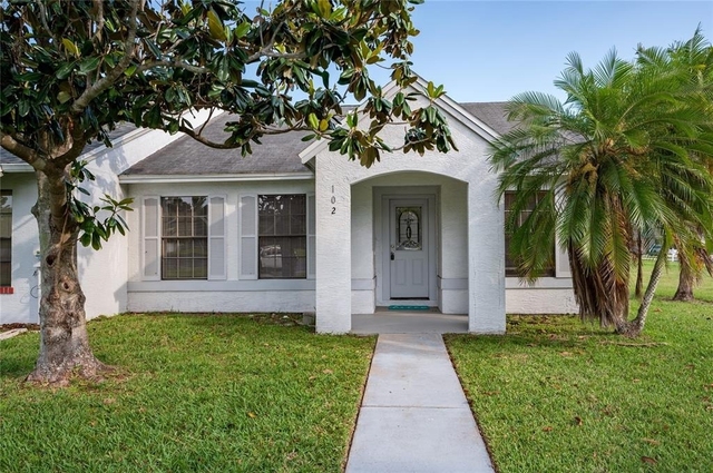 102 Candlewick Court - Photo 1