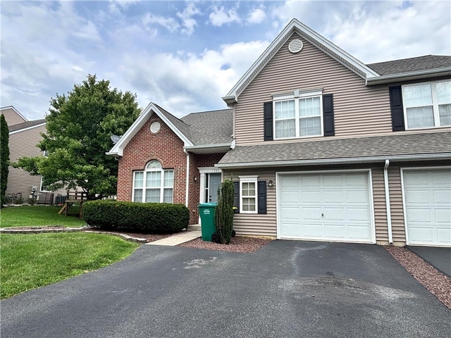1537 Cambridge Drive - Photo 1