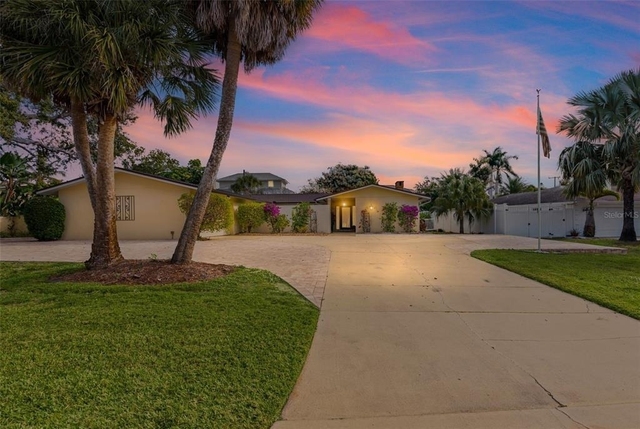 7215 Westmoreland Drive - Photo 1