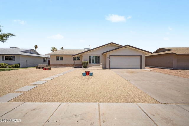 408 E La Jolla Drive - Photo 1