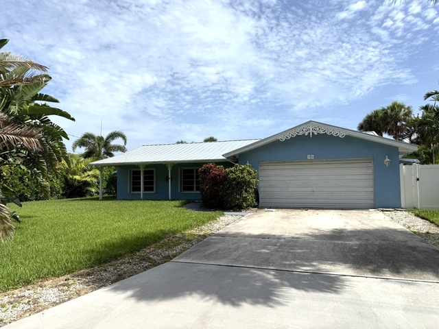 1916 Coconut Drive - Photo 1