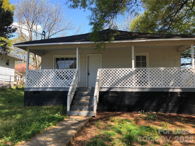 904 W 6th Avenue - Photo 1