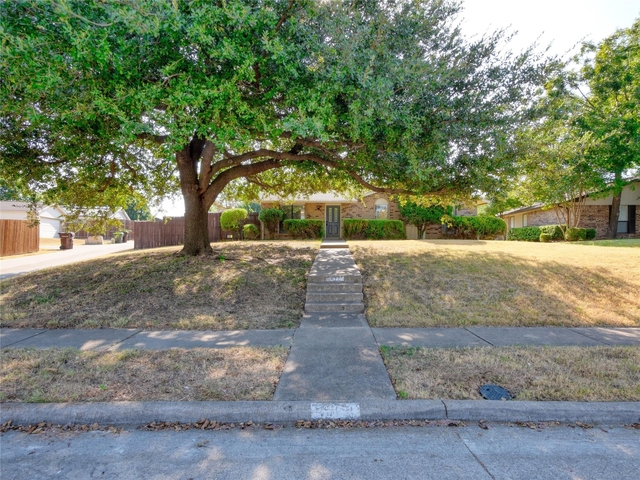 1472 Rockshire Drive - Photo 1