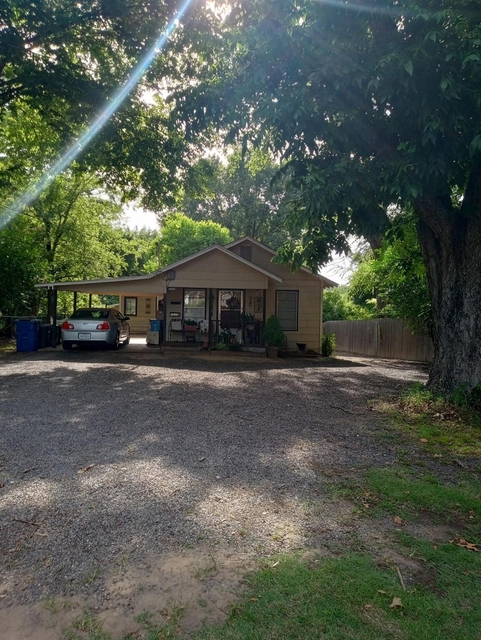 1033 N Johnson Street - Photo 1