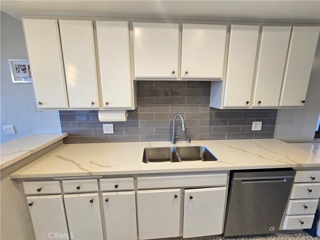 8828 Pershing - Photo 1