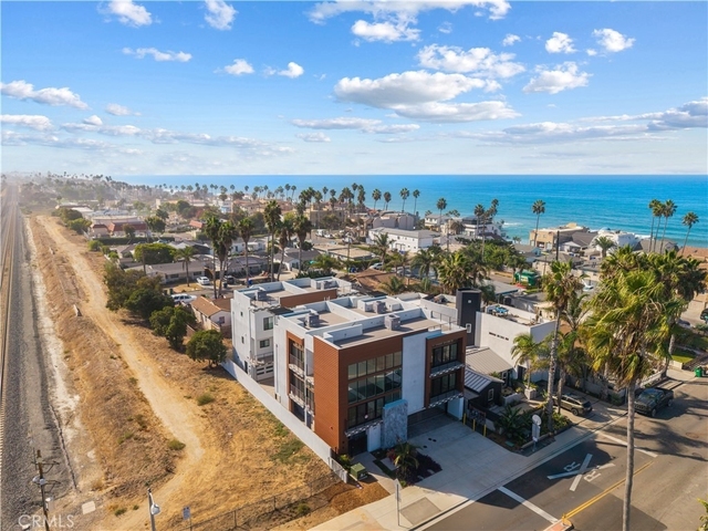 215 Oceanside Blvd - Photo 1