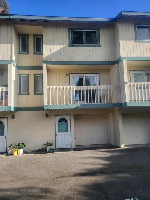 420 Dela Vina Avenue - Photo 1