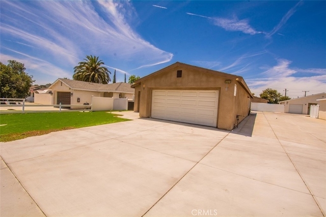 8258 Bennett Avenue - Photo 1