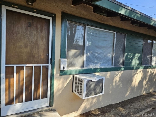 124 W Cherry - Photo 1