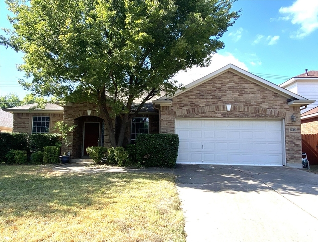 2313 Lou John St - Photo 1