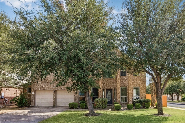701 Crestwood Ln - Photo 1