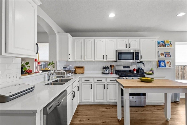 1125 Vincent Pl - Photo 1