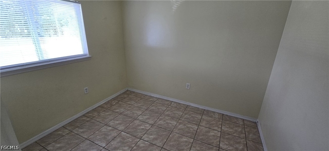 849 Motel Street E - Photo 1