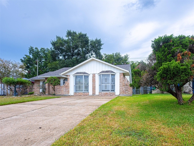4223 Oak Shadows Drive - Photo 1