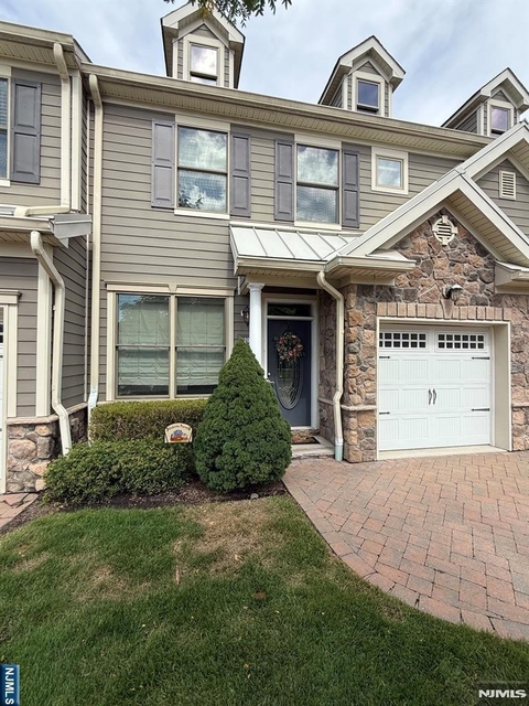 1206 Whitney - Photo 1