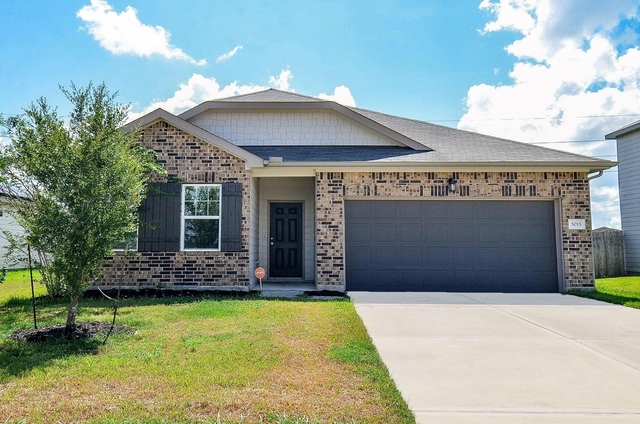 5015 Highland Springs Drive - Photo 1