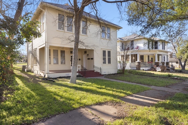 715 Porter Street - Photo 1