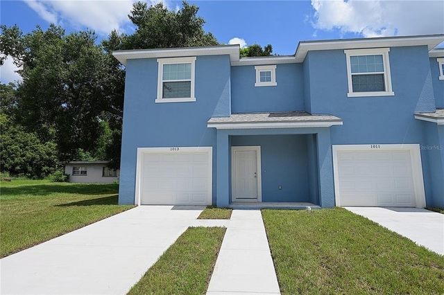 1013 N Brunnell Parkway - Photo 1