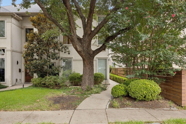 5609 La Foy Boulevard - Photo 1