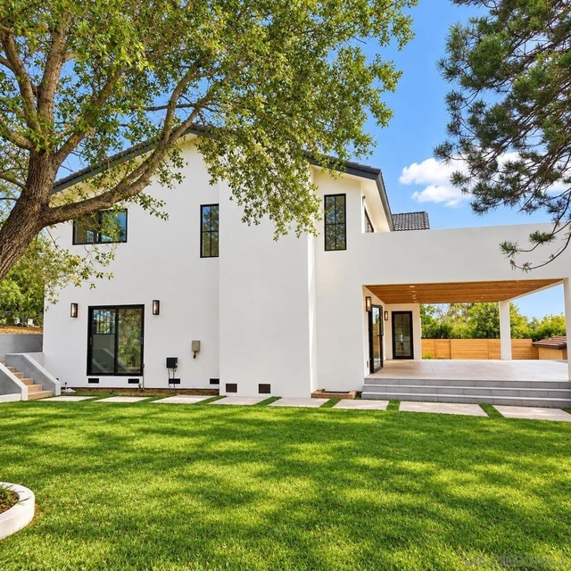 2530 Foothill Dr - Photo 1