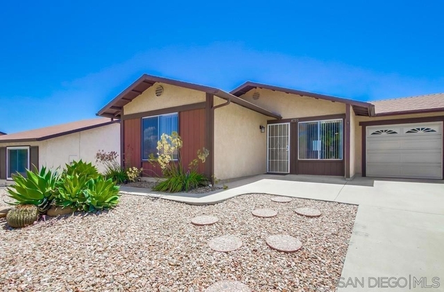 4755 Live Oak Ct - Photo 1